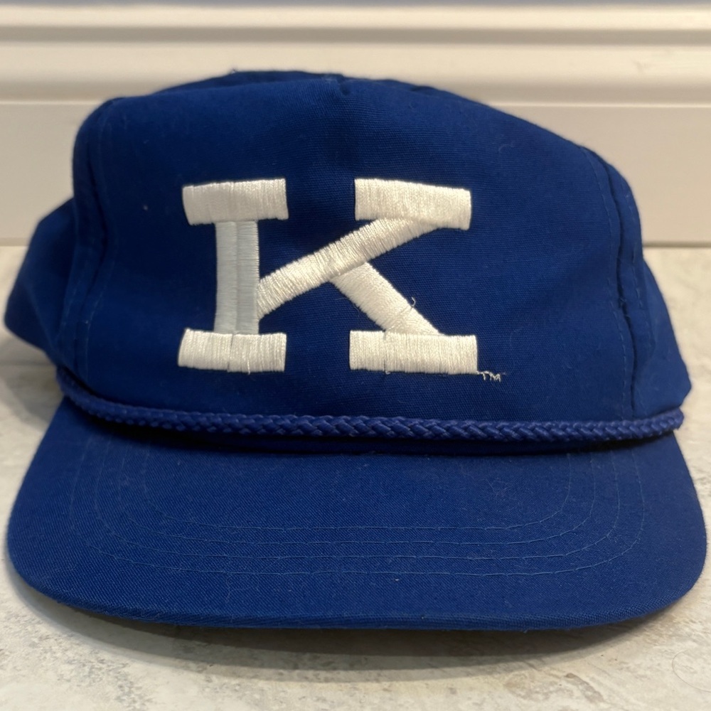 🏀 Vintage Yupoong University of Kentucky “K” Logo Snapback – Boys Fit